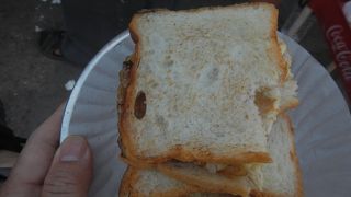 看板が小さくオムレット・ショップだと気がつかなかった。