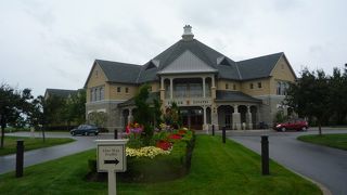 ワインのテイスティングツアーがあります