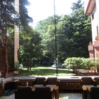 光の差し込む　ロビー