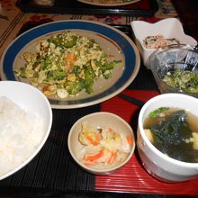 ゴーヤちゃんぷる定食