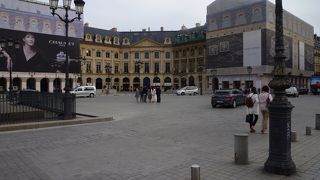 高級ショップが集まっています