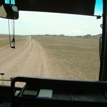 キャニオンの近くは未舗装の荒野です。