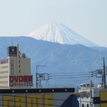 ３階廊下より富士山が展望！