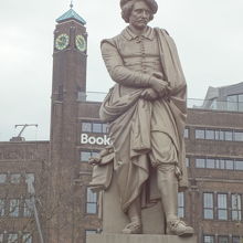 レンブラントの像