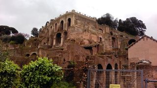 アウグストゥス帝の居城あと