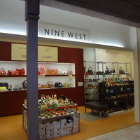 NINE WEST
