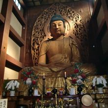 木造坐像大仏としては、日本一高い「福岡大仏」。
