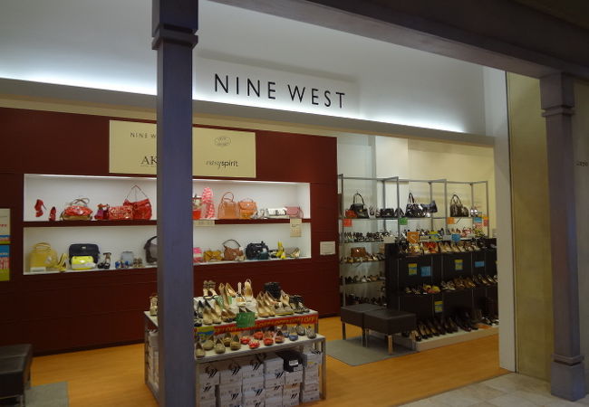 アメリカのシューズブランドです