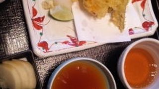 静かにランチ。