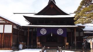 冬は寒い　高山陣屋