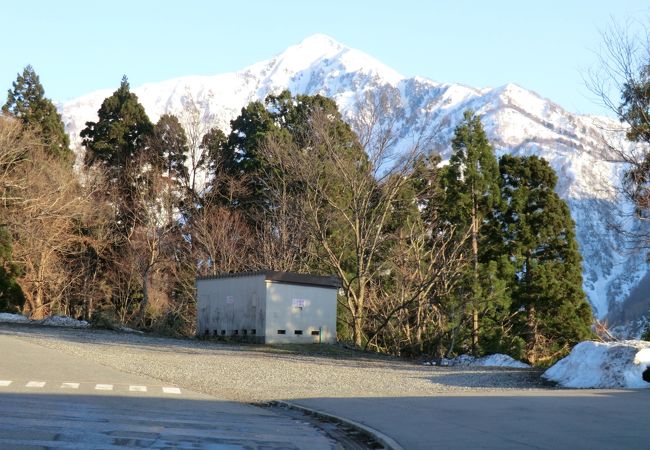 美女平駅から立山連峰