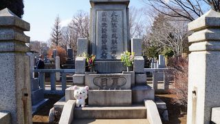 墓マイラー必見　　夏目漱石をはじめとする文豪や著名人のお墓がたくさんあります