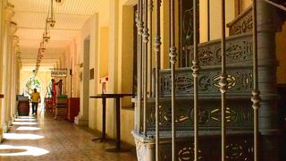 南欧的かつエキゾチックな雰囲気のチャイムス