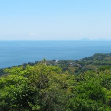 大島・三宅・利島・式根島が写っているんだけど・・