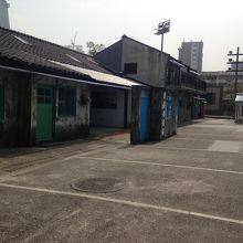 街中にポツリと残った町家