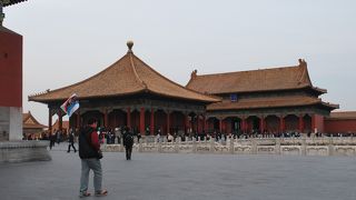 正方形の形の建物