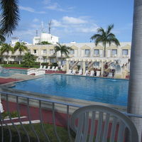 部屋からの中庭の眺め