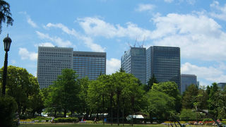 四季折々　色々な行事もあり　花も咲き　散歩よし　のんびりもよしの公園です