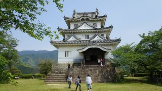 ギャップがとても面白い城になっています。