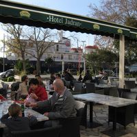 レストランのオープンテラス席