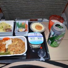 アブダビ〜成田の夕食