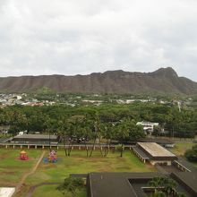 手前は広場みたいです