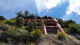 崖の割れ目に観音堂が!!　かなり気に入りました^^