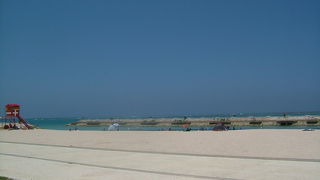 那覇空港近くのビーチ