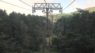 日本一長いロープウエイで、窓からの箱根全体の景色が見られます。