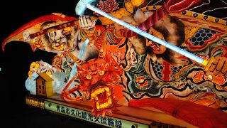 駅から数分の立地！