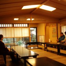 店内の休憩処、こちらで「雲龍」頂きました。