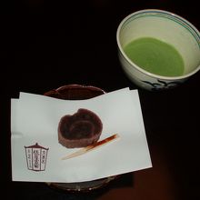 これがこちらの代表銘菓「雲龍」です。