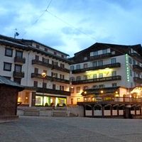 夜の写真しかない