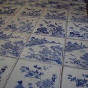 床のタイルが中国明朝のもので、アジアの香りがするシナゴーグ