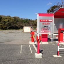 駐車場に止める人はいません