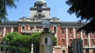 赤レンガの趣ある建物