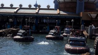 子供でもジェットコースタが苦手な人でも楽しめるアトラクション