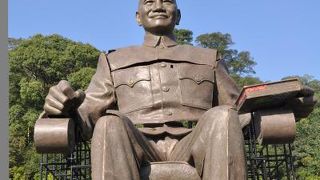 （桃園）蒋介石の像がいっぱい！かなりシュールな記念公園