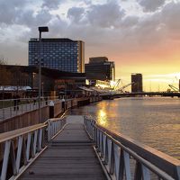 ヤラ川沿いにホテルはあります