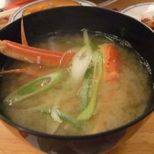 カニはあとでカニ汁にしてくださいます