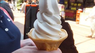 絶品ソフト　和栗やさん「栗香ソフト」