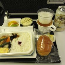 往路2回目の食事。「魚の照り焼き」だったかな？