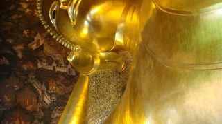 大迫力の涅槃像