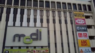 戸塚駅前の丸井系のテナントビル