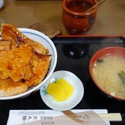 さいこーの「ぶた丼」です。それに安い。行列ができるわけがわかります。