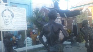 サムシェイプスクエア