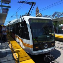 7th St から南へ行く場合少しストリートカーになります