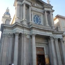 サン・カルロ・ボッローメオ教会 