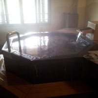 無料の貸切風呂。3人入っても、余裕です。