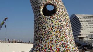 オカリナをイメージして作られているそうです。